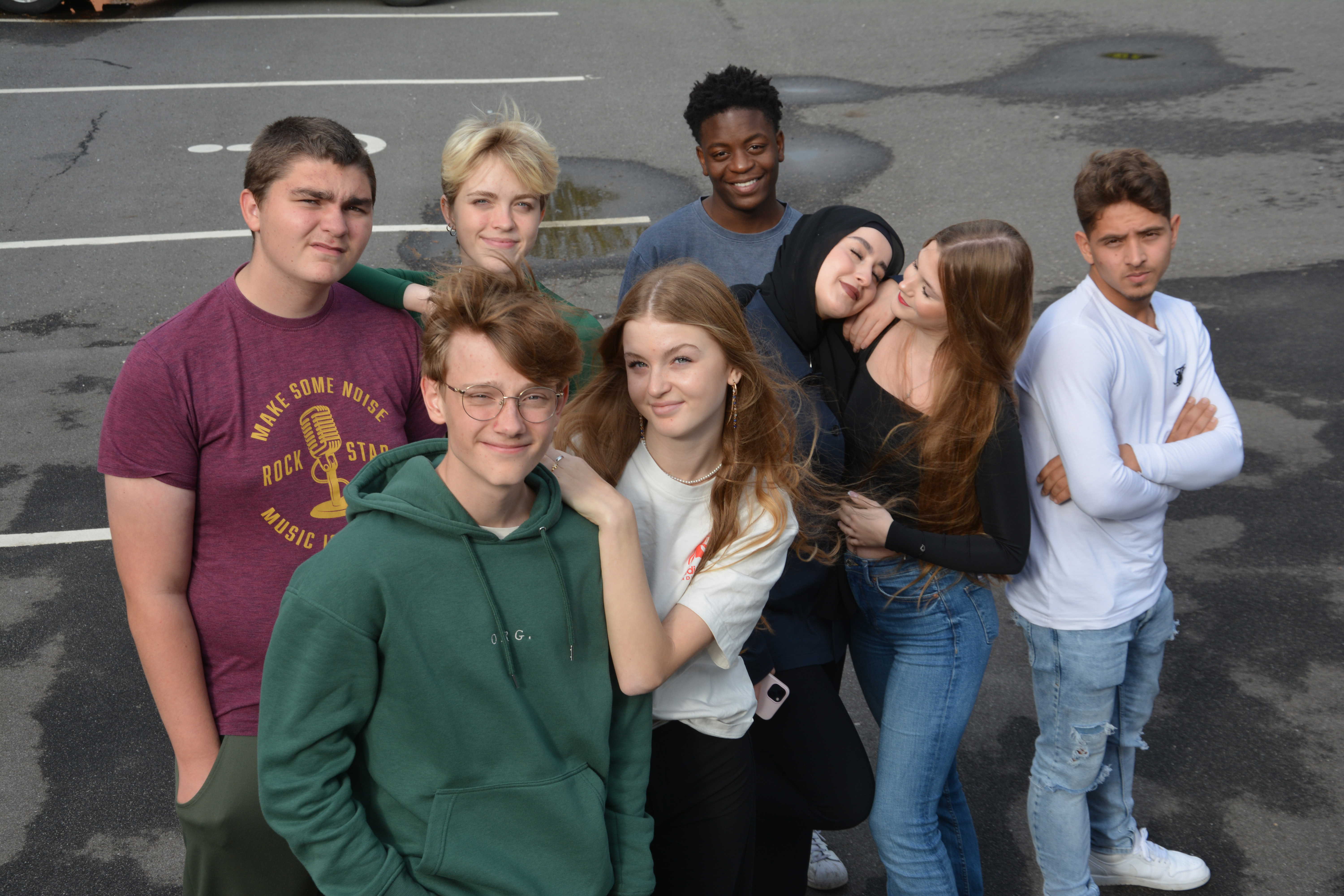 Gruppebillede af 8 elever fra UCV